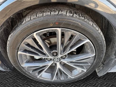 Used 2024 Toyota Prius Limited w/ Limited Premium Package image 11