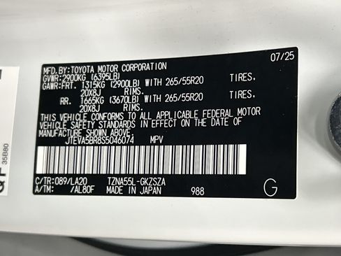 Used 2025 Toyota 4Runner Limited AWD/4WD image 36