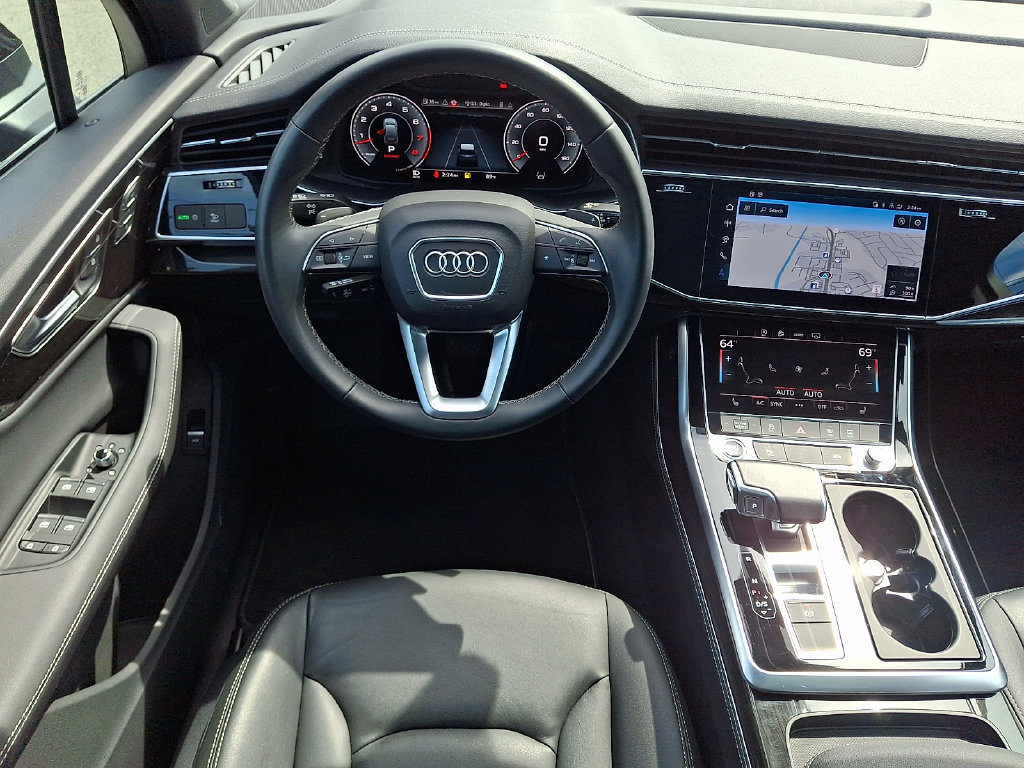 Used 2025 Audi Q7 3.0T Premium Plus AWD/4WD image 2