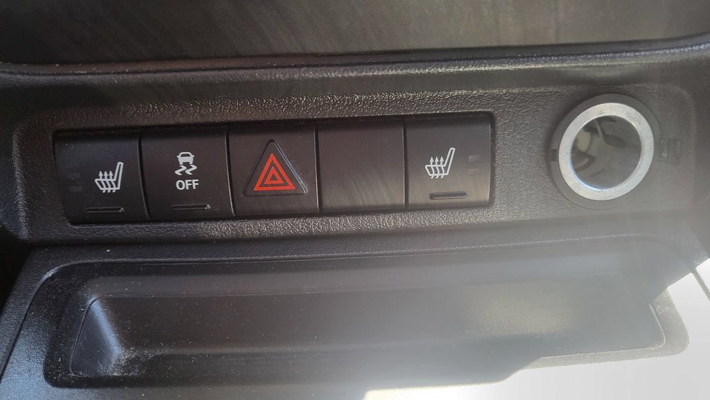 Used 2014 Jeep Patriot Latitude FWD image 34