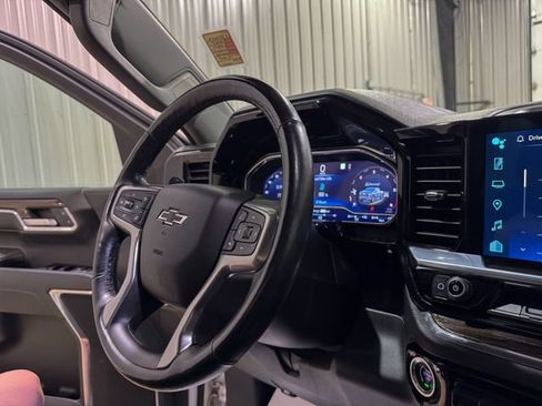Used 2023 Chevrolet Silverado 1500 RST w/ Z71 Off-Road Package AWD/4WD image 14