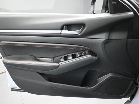 Used 2023 Nissan Altima 2.5 SR image 21