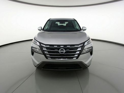 Used 2025 Nissan Rogue SV FWD image 2