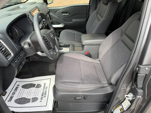 Used 2022 Nissan Frontier SV w/ Technology Package AWD/4WD image 12