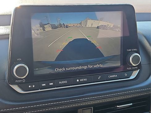 Used 2023 Nissan Rogue SV image 21