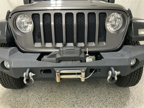 Used 2018 Jeep Wrangler Unlimited Sport AWD/4WD image 4
