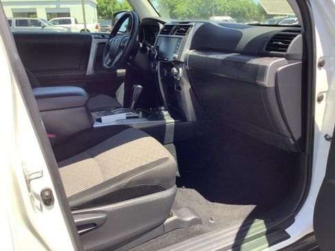 Used 2022 Toyota 4Runner SR5 AWD/4WD image 38