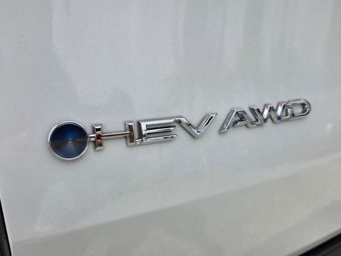 Used 2024 Toyota Grand Highlander AWD Hybrid image 16