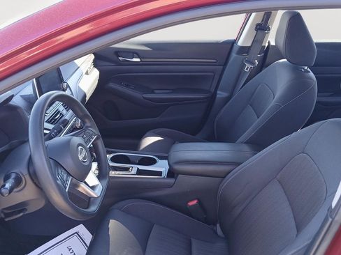 Used 2024 Nissan Altima 2.5 SV image 18