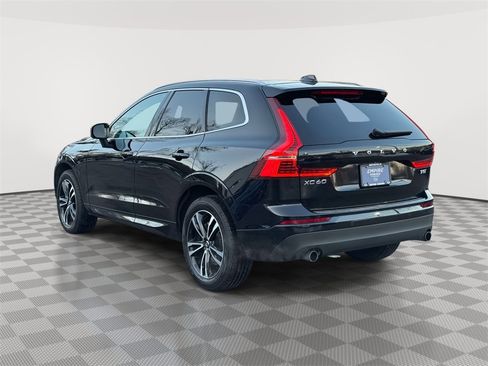 Used 2020 Volvo XC60 T5 Momentum w/ Protection Package Premier image 5