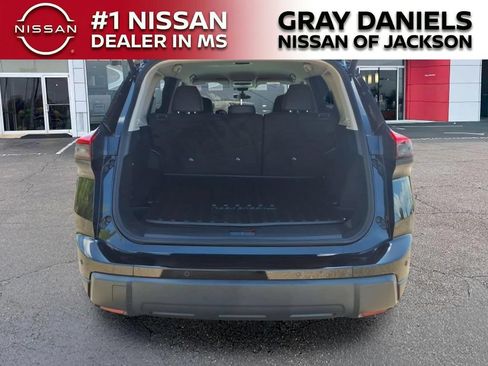 Certified 2025 Nissan Rogue SV AWD/4WD image 9