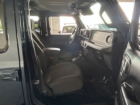 Used 2025 Jeep Wrangler Unlimited Sport AWD/4WD image 33