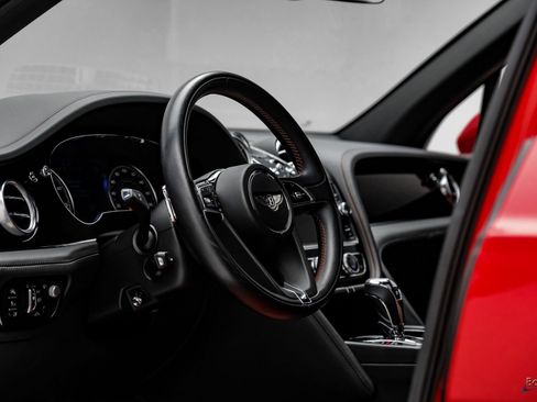 Used 2019 Bentley Bentayga image 43