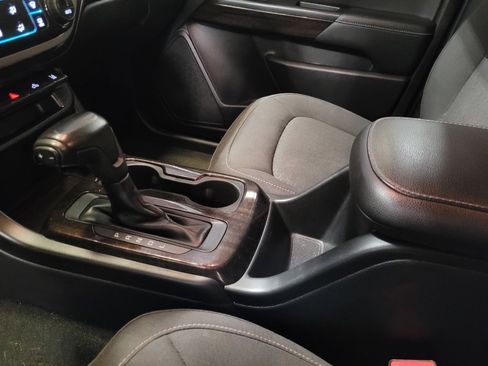 Used 2018 GMC Canyon SLE w/ SLE Convenience Package RWD image 26