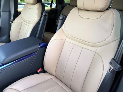 New 2026 Land Rover Range Rover Sport Dynamic SE AWD/4WD image 18