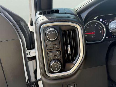 Used 2022 Chevrolet Silverado 1500 High Country w/ Safety Package II AWD/4WD image 18