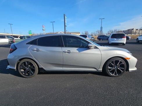 Used 2018 Honda Civic Sport Touring image 4
