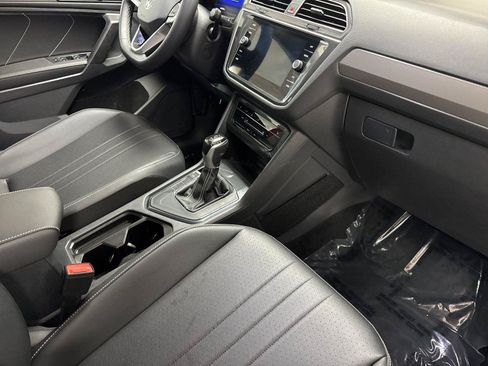 Used 2023 Volkswagen Tiguan SE FWD image 15