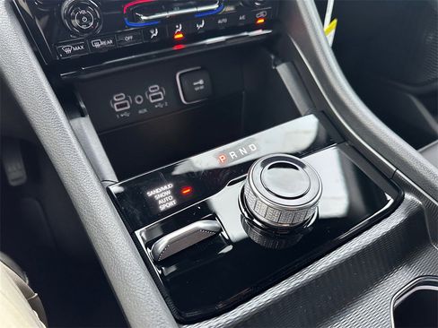 New 2025 Jeep Grand Cherokee Limited w/ Trailer Tow Package image 21