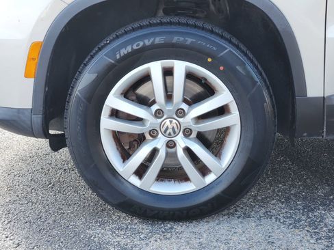 Used 2015 Volkswagen Tiguan SEL FWD image 9