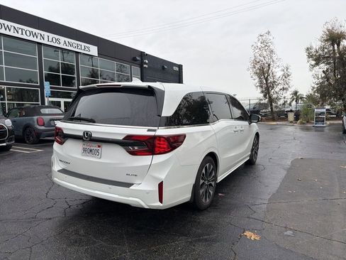 Used 2025 Honda Odyssey Elite image 5