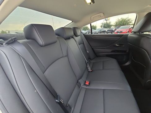 Used 2023 Lexus ES 300h w/ Premium Package FWD image 19