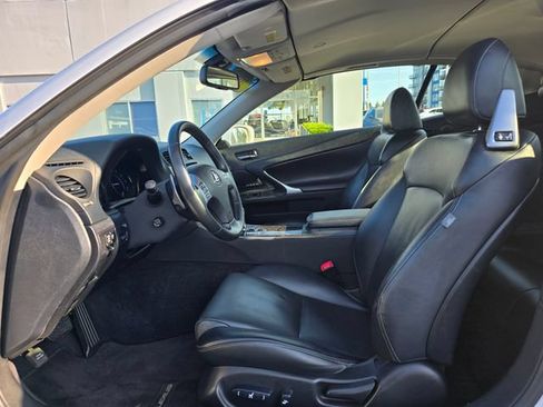 Used 2015 Lexus IS 250C w/ Luxury Package RWD image 24