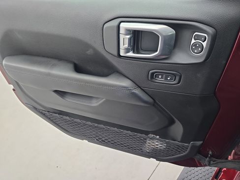 Used 2021 Jeep Wrangler Unlimited Sahara image 26