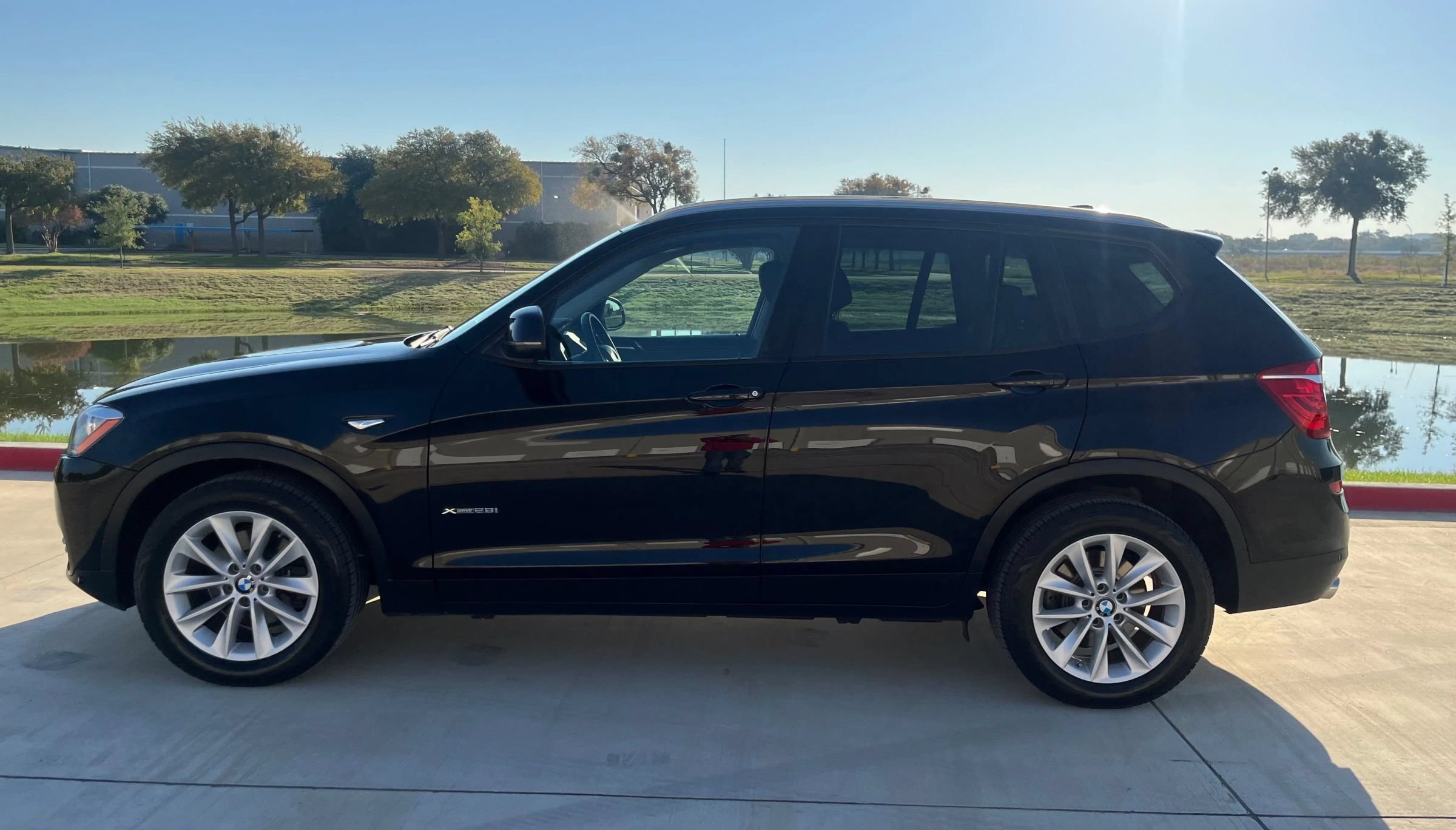 Used 2016 BMW X3 xDrive28i AWD/4WD image 9