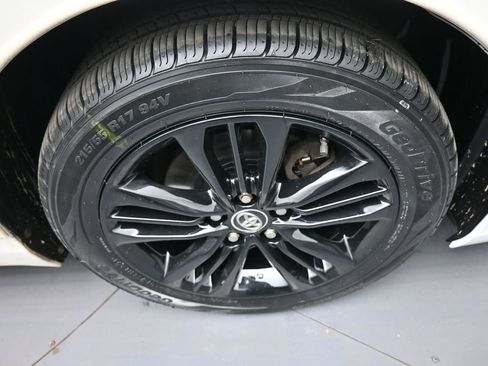 Used 2015 Toyota Camry SE image 13