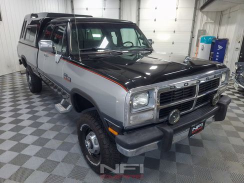 Used 1993 Dodge D/W Truck 250 AWD/4WD image 5