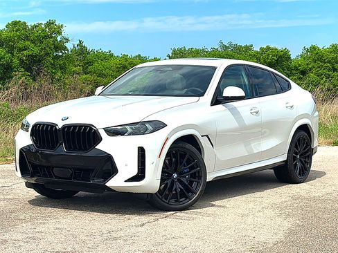 New 2026 BMW X6 xDrive40i w/ Climate Comfort Package AWD/4WD image 2