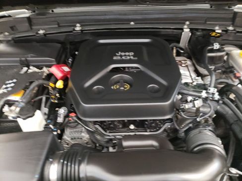 Used 2020 Jeep Wrangler Unlimited Rubicon w/ Cold Weather Group AWD/4WD image 26