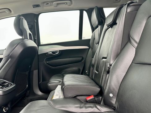 Used 2018 Volvo XC90 T6 Momentum w/ Convenience Package image 21