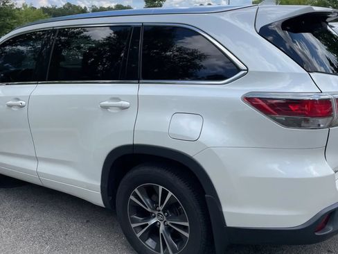 Used 2016 Toyota Highlander XLE AWD/4WD image 6