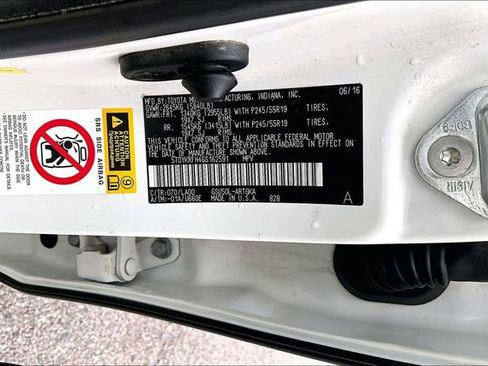 Used 2016 Toyota Highlander Limited image 36