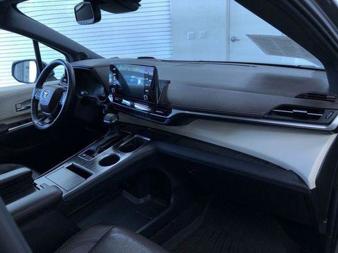 Certified 2022 Toyota Sienna Platinum AWD/4WD image 24
