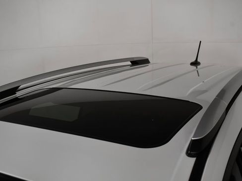 Used 2015 Toyota RAV4 Limited image 34