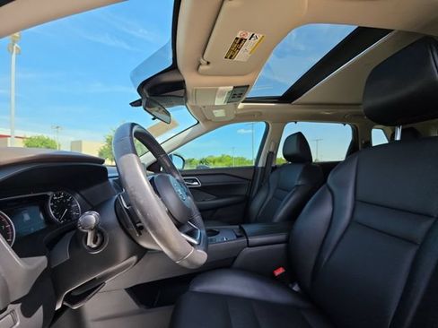 Used 2021 Nissan Rogue SV w/ Premium Package FWD image 8