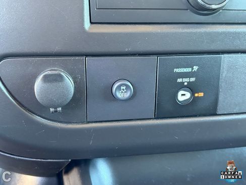 Used 2024 GMC Savana 2500 w/ Driver Convenience Package image 17