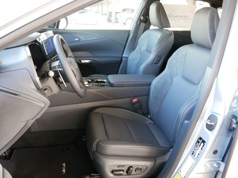 New 2026 Lexus RX 450h 450h+ Luxury image 2