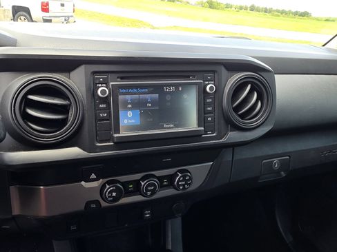 Used 2019 Toyota Tacoma SR w/ SR Convenience Package RWD image 14