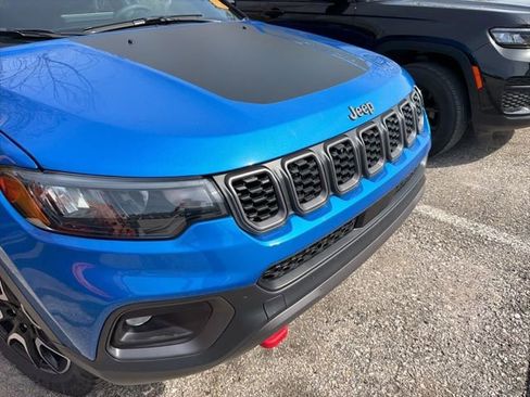 Used 2024 Jeep Compass Trailhawk image 9