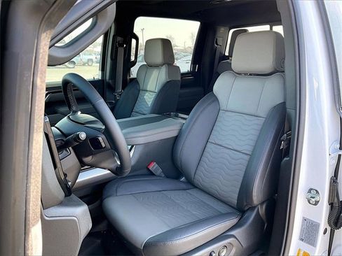 New 2026 Chevrolet Silverado 2500 ZR2 image 8