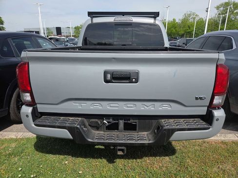 Used 2019 Toyota Tacoma TRD Off-Road AWD/4WD image 6