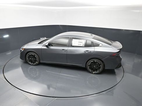 New 2026 Nissan Sentra SR w/ SR Premium Package FWD image 16