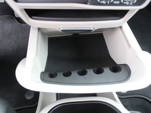 Used 2024 Chrysler Pacifica Select image 37