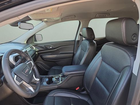 Used 2021 GMC Acadia SLT w/ LPO, Floor Liner Package image 14