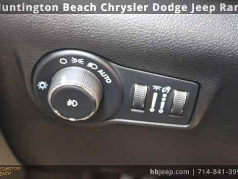 Used 2022 Jeep Compass Limited image 20
