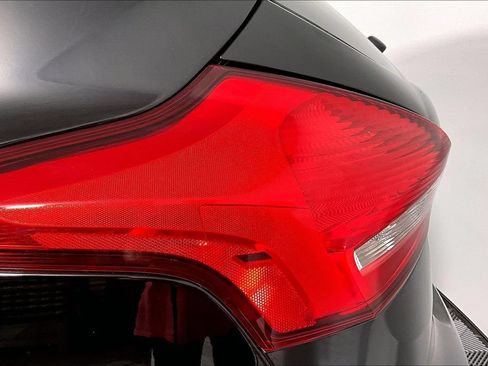 Used 2018 Ford Focus Titanium w/ Titanium Technology Package FWD image 29
